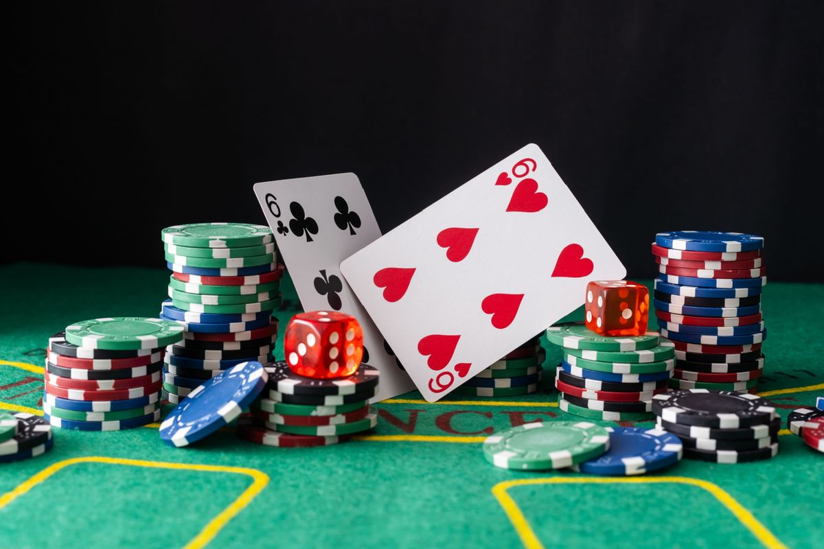Slots of Vegas کیسینو میں پوکر گیمز