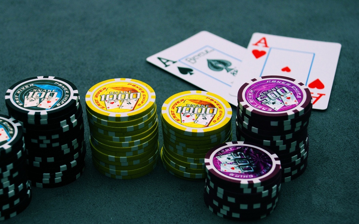 Slots of Vegas کھلاڑیوں کے لیے لائیو کیسینو سیکشن