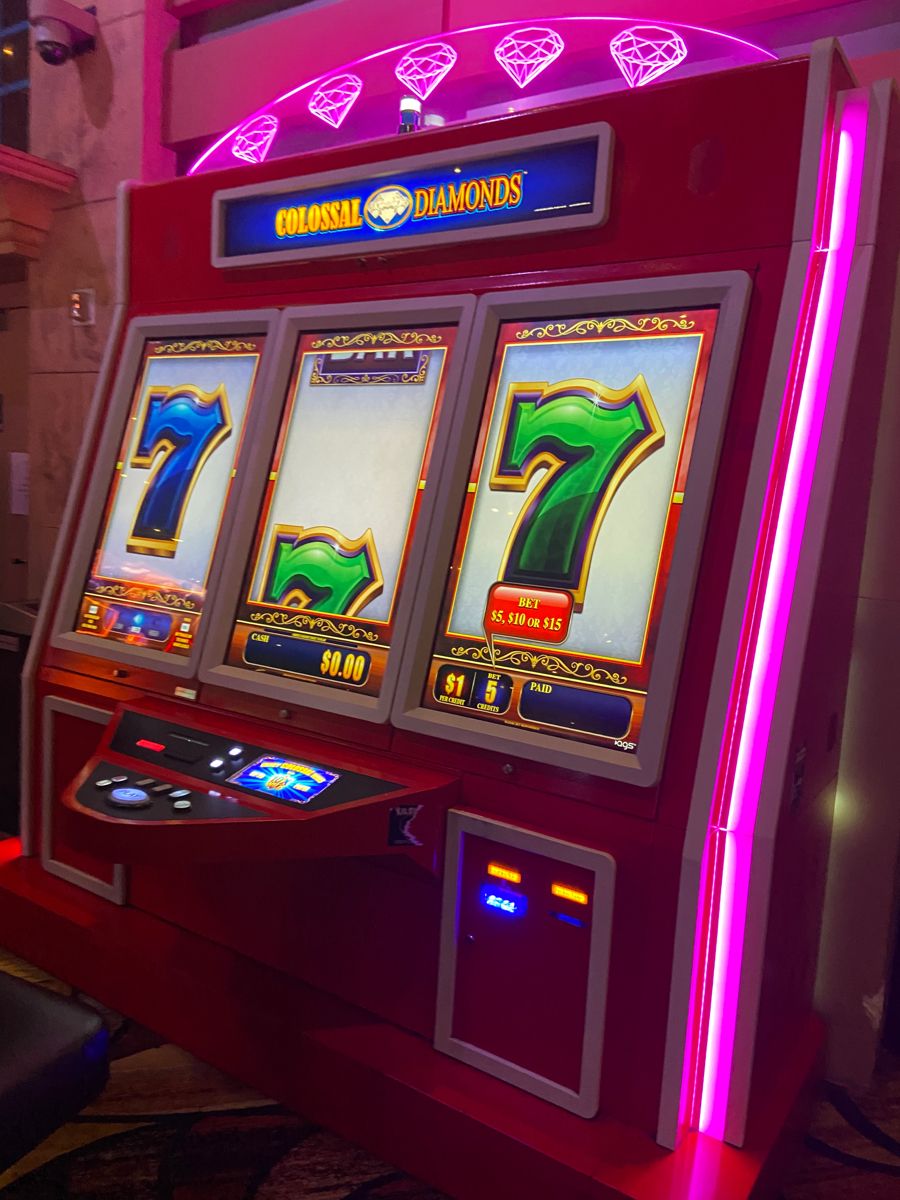 Slots of Vegas کیسینو میں سلاٹ کھیلنا شروع کریں۔